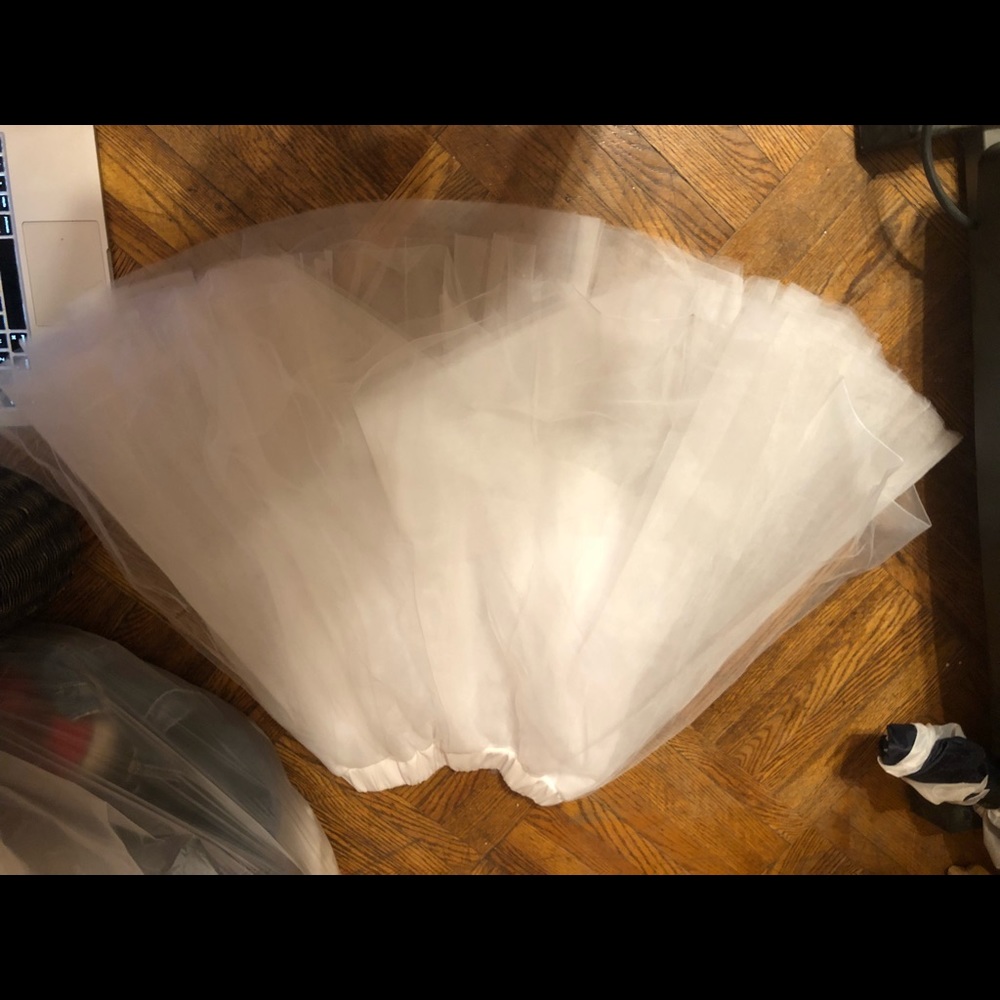 White Tutu - image 1